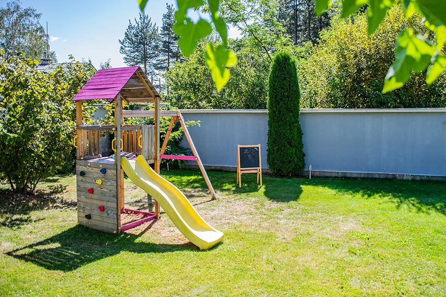 Външен детски кът